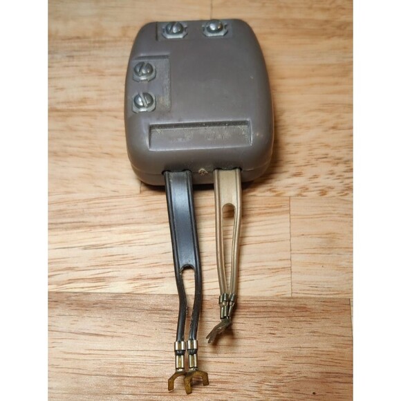 Vintage UHF/VHF/FM SIGNAL SPLITTER Model 6005-Vintage TV - Picture 2 of 6